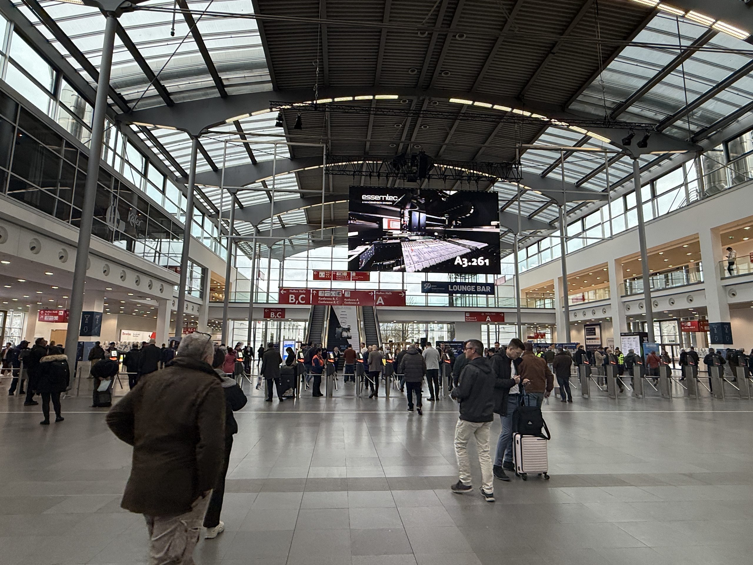 NOVAPLAS Showcases at SEMICON Europa 2025, Engaging with Global Partners Together with Mitsubishi MCAM37